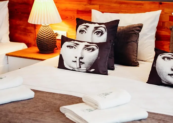 Istiklal Street Taksim House Yamalya