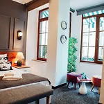 Istiklal Street Taksim House Yamalya Hotel 5*